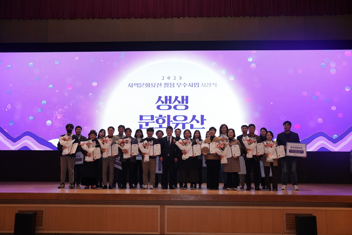 �̹��� 1:� ��������, ��ȭ�� ���翡 �Լ�<2023. 12. 15(�������)>