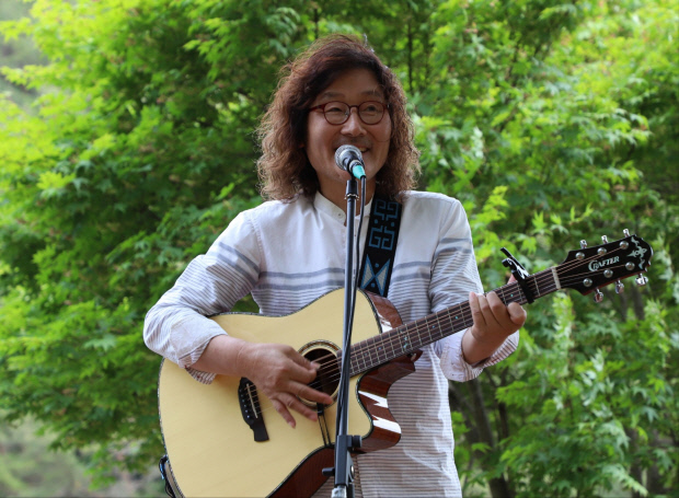 �輺������